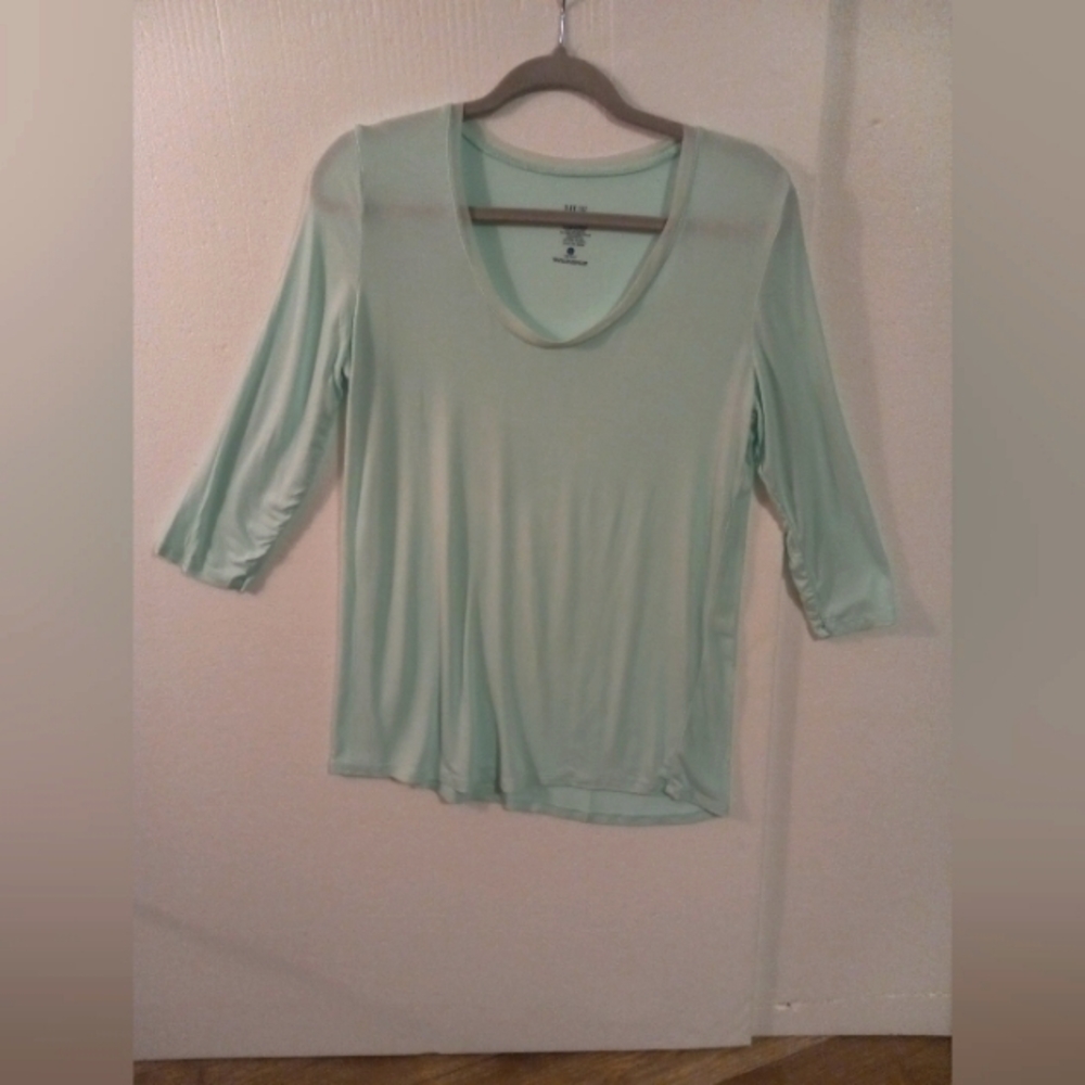 HUE 3/4 Sleeve T Shirt. Size S
